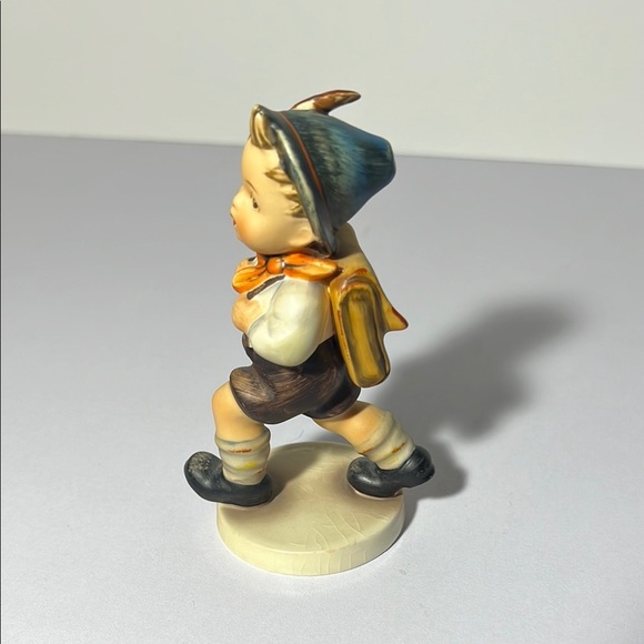 Charming “School Boy” Figurine Hummel. GH105 - Picture 2 of 5